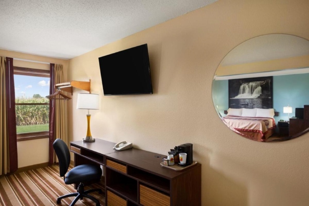 Room image 2