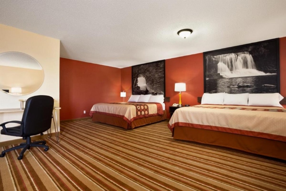 Room image 4