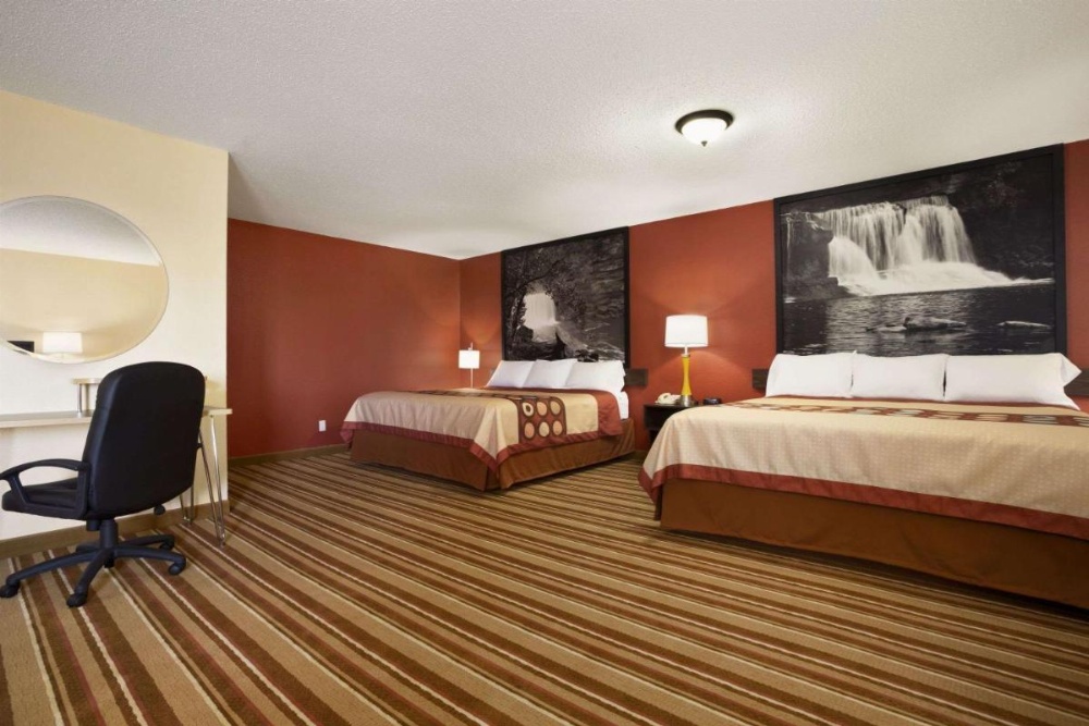 Studio Suite with Two King Beds - Non-Smoking