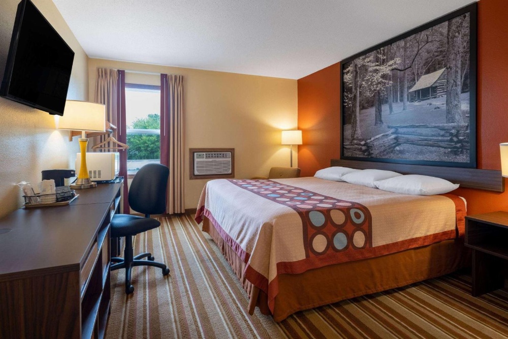 Super 8 by Wyndham Mattoon Main image