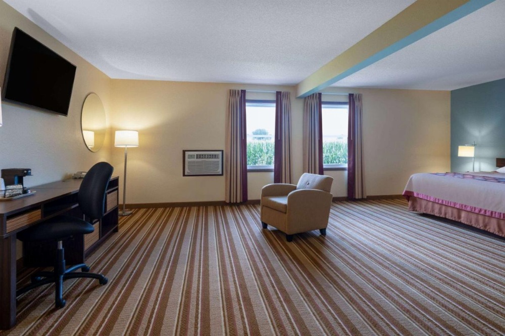 King Studio Suite - Non-Smoking